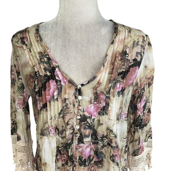 NWT Adiva Floral Fushion Rose Print Crochet Lace Pintucked Top in Beige - M - Picture 2 of 11